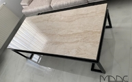 Metallgestell und Keramik in Marmoroptik - Dekton Tischplatte Arga