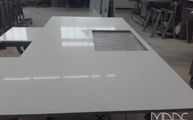 Produktion - Polierte 4600 Royal Snow Caesarstone Arbeitsplatte