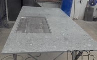 Produktion - Ausschnitt in der Ceppo di Gre Marazzi Arbeitsplatte