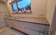 Küchenzeile in Schwäbisch Hall mit Ceppo di Gre Marazzi Arbeitsplatten