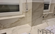 Wand mit Morpheus Dekton Rückwänden verkleidet