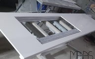Produktion - Ausschnitt in der Arctic White Neolith Arbeitsplatte