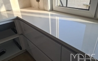 Arctic White Neolith Arbeitsplatte mit polierter Oberfläche