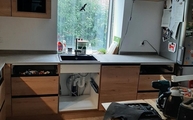 Montage der Keon Dekton Arbeitsplatten und Wischleisten in Schwerin