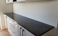 Granit Arbeitsplatte Sapphire Brown mit polierter Oberfläche