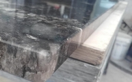 Produktion - 2 cm dicke Black Cosmic Granit Arbeitsplatten