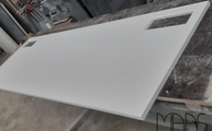 Produktion - AU200 Beach White Diresco Arbeitsplatte mit Ausschnitten
