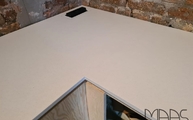 Ecke mit AU200 Beach White Diresco Arbeitsplatte