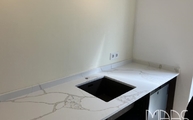 Montage der Dream Calacatta Oro Dream Quarzagglo Arbeitsplatte in Solingen