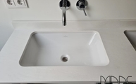 Moon White Porcelanosa Waschtischplatte mit Unterbauwaschbecken