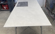 Produktion - Ausschnitt in der Argentium Dekton Arbeitsplatte