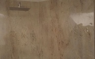 Granitplatten Cielo White in der Dusche