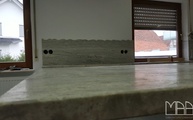 Satinierte Oberflächen der Granit Juparana Bianco Arbeitsplatten in Stuttgart