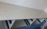 Montage der Lyra Silestone Arbeitsplatten 