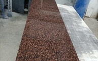 Produktion - Rosso Balmoral Granit Arbeitsplatte in 3 cm