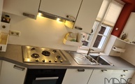 Küche in Troisdorf mit Concrete Grey Infinity Arbeitsplatten