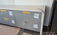 Küchenzeile mit Neural Dekton Arbeitsplatte und Seitenwange
