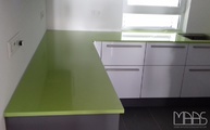 Montage in Weinheim der Verde Fun Silestone Arbeitsplatten