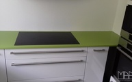 Ceranfeld in der Verde Fun Silestone Arbeitsplatte