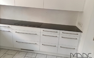 Montage in Weiterstadt der Marengo Silestone Arbeitsplatten und Wischleisten