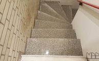 Verlegung der Blanco Cristal Extra Granit Treppen