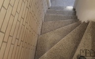 Gewendelte Treppe mit Granit Stufen