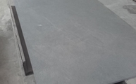 Produktion - Natural matte Oberflächen der Slate Grey Level Keramik Arbeitsplatten
