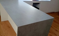 Montage der Bottega Acero Porcelanosa Arbeitsplatten in Wien
