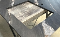 Produktion - Kuroca Keramik SapienStone Arbeitsplatte mit Unterbauausschnitt und Bohrung
