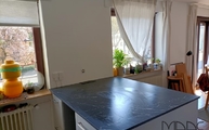Kücheninsel mit Elegant Black Marazzi Arbeitsplatte