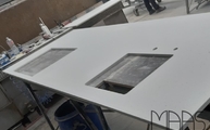 Produktion - 4601 Frozen Terra Caesarstone Arbeitsplatte mit Ausschnitten
